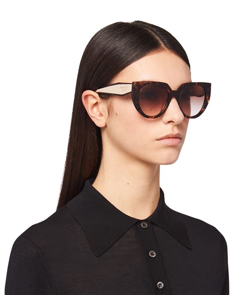 prada eye glasses frames online.